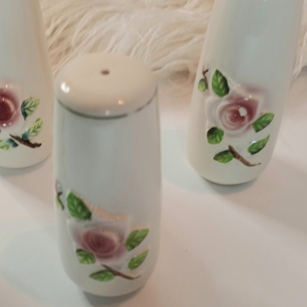 Vintage Japanese Porcelain Floral S&P Pink - Picture 2 of 8